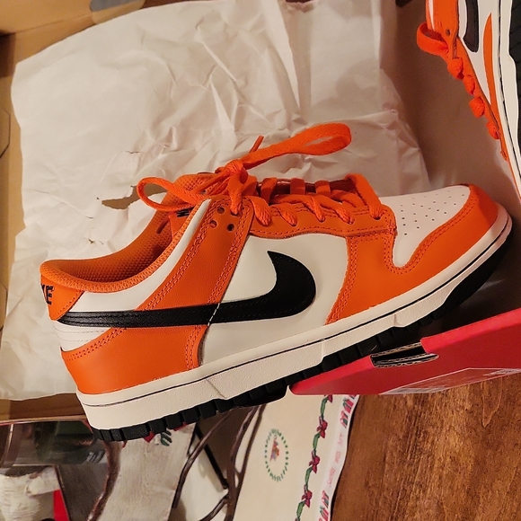 Nike Shoes - Nike Hallowen dunks